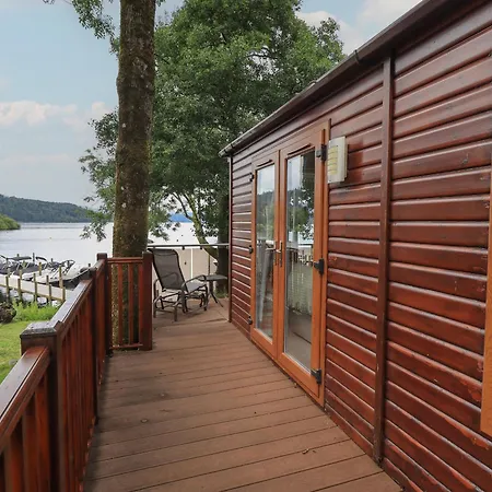 Shoreside * Bowness-on-Windermere