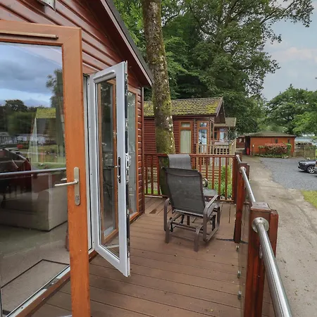 Shoreside Bowness-on-Windermere